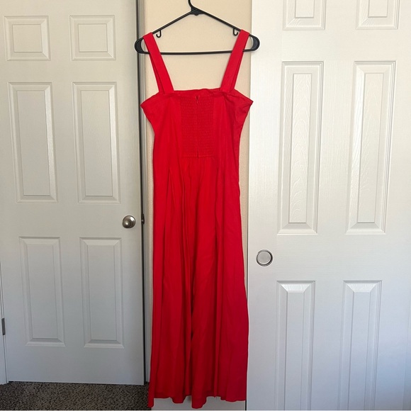 VICI x Amber Lancaster Meadow Pleated Linen Midi Dress - Picture 8 of 11